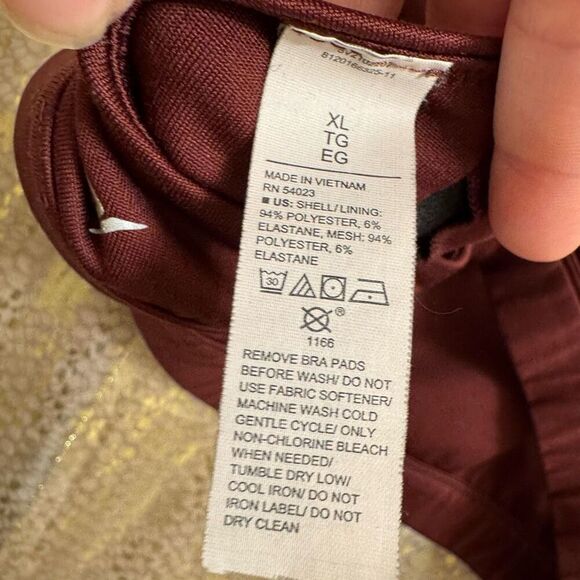 Old Navy Active Burgundy Red Strappy Stretchy Sports Bra XL - Picture 4 of 6